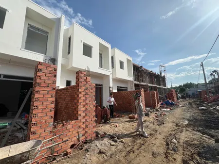 DỰ ÁN BẠC TỶ SẮP HOÀN THIỆN VỚI NHÀ LẦU GIÁ CỰC MỀM NGAY TRUNG TÂM