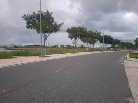 Bán đất 100.6m² ngang 5m giá 5.5 tỷ Phường Nam Nha Trang