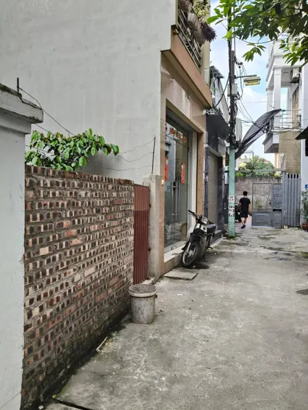 1 lô duy nhất ! Hiếm chỉ nhỉnh 3 tỷ 46m Giang Biên, vuông vắn, cách oto 10m, ngay chợ, nvh. LH 0936123469