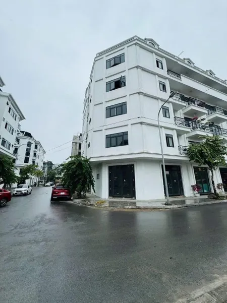 BÁN NHÀ XÂY THÔ 5 TẦNG 1 TUM ĐÔ THỊ GOLD CITY,CAO XANH