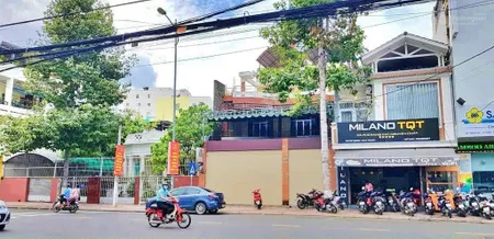 [ nhà 3 tầng yersin ngang 9,5m ] *** cách biển trần phú 700m giá 53 tỷ