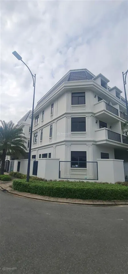 Bán nhà phố căn góc siêu đẹp tại la vida residences, diện tích 140m2, xây dựng 6x13m. đã có sổ hồng