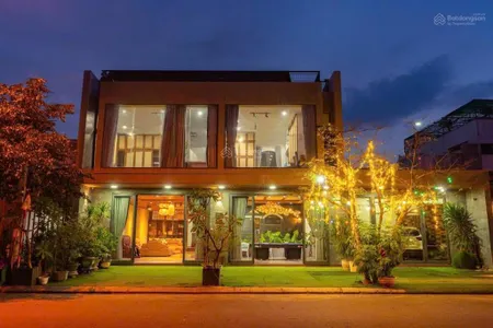 Cần chuyển nhượng villa gần bãi biển đường trần duy chiến view đẹp doanh thu 150 triệu/tháng