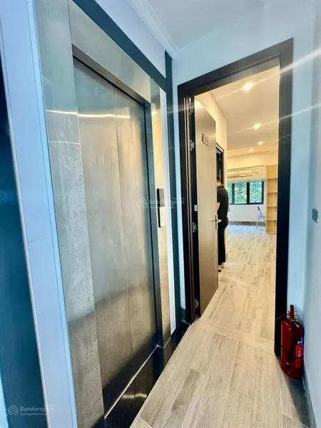Siêu phẩm dòng tiền ccmn văn phòng, vị trí đắc địa 3 ô tô tránh, dt 60 m x 6 tầng thang máy.