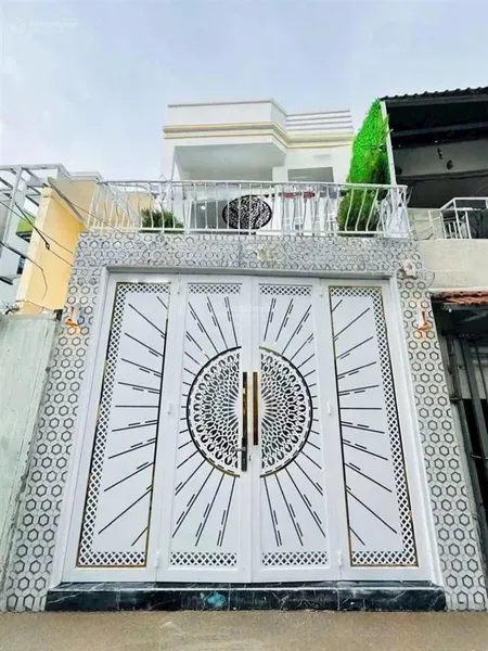 Bán nhà mặt tiền hẻm xe hơi 1 trệt 1 lầu phun nội thất 36m2 công chứng sang tên.