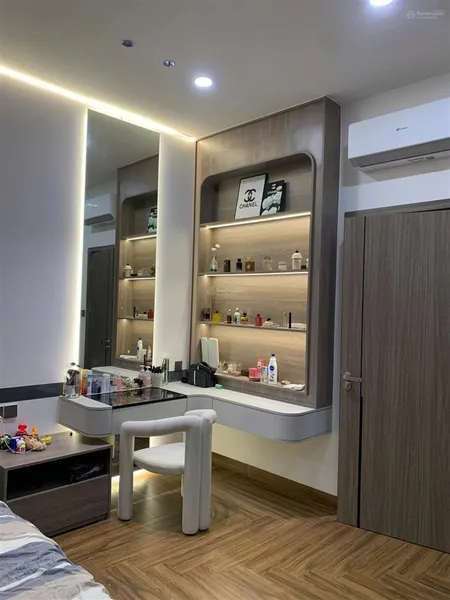 Bán nhà 3 tầng, siêu đẹp, siêu mới khu nam việt á, gần sông