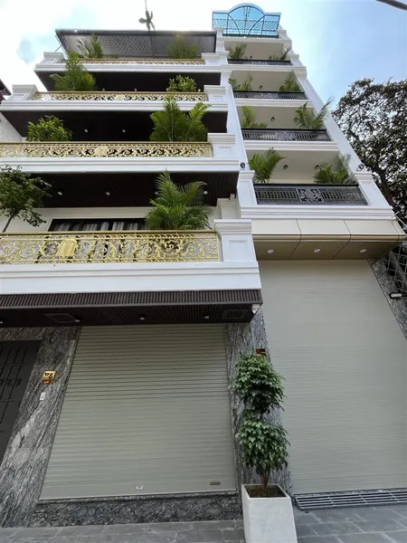 Bán nhà đền lừ 100m2 7 tầng thang máy gara ô tô full nội thất cao cấp chỉ hơn 200tr/m
