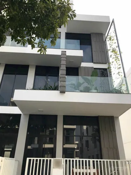 Nhà riêng 3 tầng dt 7m x16m (112m2) 4 phòng ngủ khu compound an ninh 24/24 giá nhỉnh 9 tỷ
