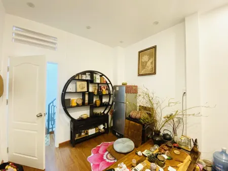 Bán nhà mặt tiền Nguyễn Đình Chính, dòng tiền sẵn có 50tr, ở ngay.