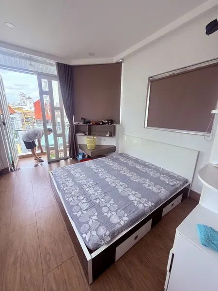 🏠 CHỦ GIẢM SÂU!🥰CHỈ CÒN 7,7 TỶ
👉 GÓC MẶT TIỀN XE TẢI. HỒNG BÀNG. Q11- 31M2 (3.5x9), 
EM ĐẸP SẴN. ANH CHỈ VIỆC DỌN VỀ Ở.
✅KẾT CẤU: 4 TẦNG, TRỆT, 1 LỬNG, 2 LẦU, 3PN, 4WC