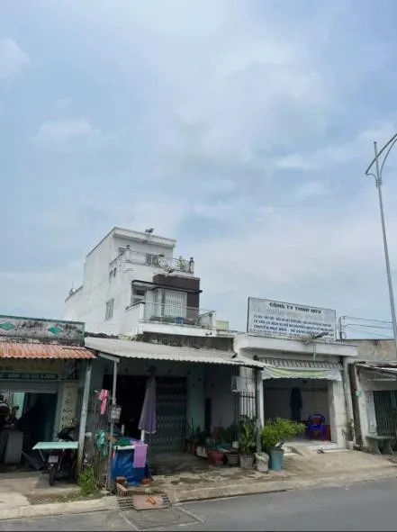 Bán nhà mặt phố ĐT 826C, 8 tỷ VND, 201m2, mặt tiền 4.4m, pháp lý đầy đủ, chính chủ