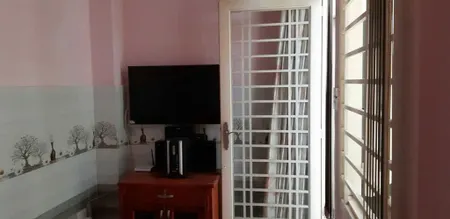 Bán nhà phường Phú Thuận cách Phú Mỹ Hưng 3 phút; 95m2; dòng tiền 80tr/năm; hẻm an ninh