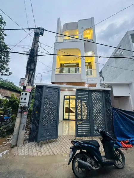 Nhà sr hoàn công mới xây 4.2 tỷ/2 lầu 1 trệt/72m2, đường thông 2 ô tô
