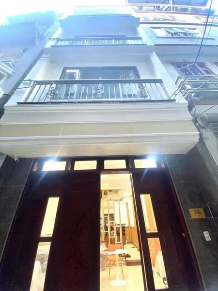 NHÀ ĐẸP LUNG LINH  LIÊN MẠC - DT40M2 - 5 TẦNG - GIÁ 5,6 TỶ - 10  RA Ô TÔ ĐỔ
