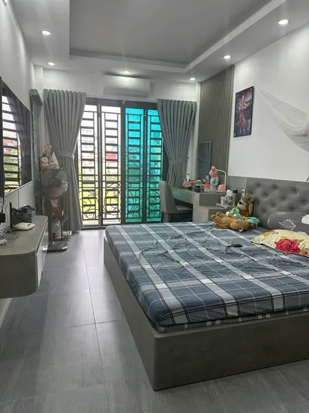 Bán nhà 5 tầng ở ngay đường hoàng mai