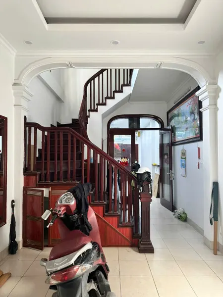 Cho thuê nhà nguyên căn ngõ 192 Lê Trọng Tấn, 50m2 x 5 tầng, 6 ngủ, 4 wc, 21 triệu