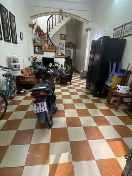 Nguyễn Chính mặt phố, ô tô tránh đỗ, kinh doanh sầm uất, nở hậu, 2 thoáng