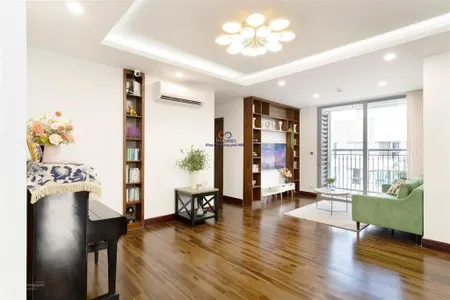 Gia đình cần bán căn 4 ngủ 3 vệ sinh 136m2 tòa vip park 10 trung tâm xem nhà 24/24 0398 930 ***