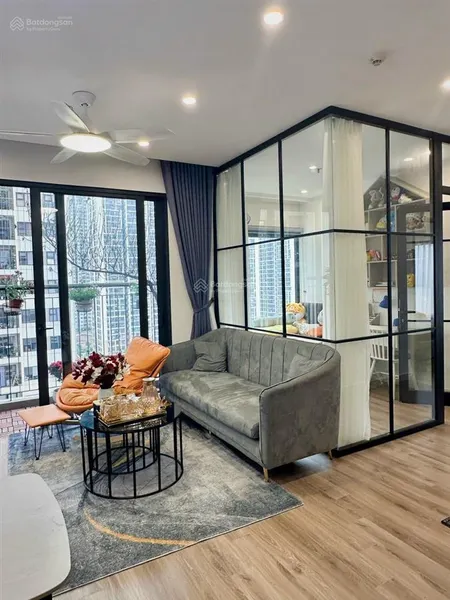 Gđ chuyển căn to cần bán 2pn+1 64m2 giá 4,550 tỷ bao phí để lại full nội thất sẵn sổ giao dịch