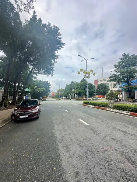 BDS HVL [NC] ❌❌❌Siêu VIP - Nhà 3 Tầng mặt Tiền Đường T (Đường Đôi) Ngay Chi Cục Thuế - Công An Phường - Ngân Hàng AgriBank Dĩ AN