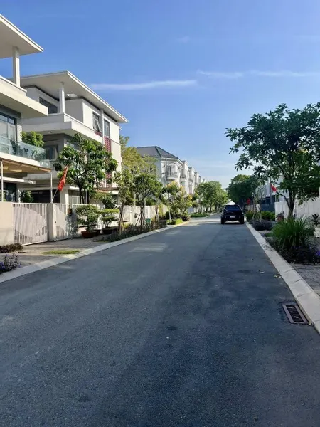 HIẾM BÁN PHỐ ĐÔNG VILLGAE Q2 CŨ TP HCM