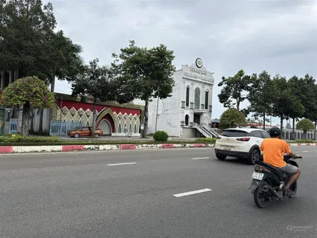 Bán lô đất sào mặt tiền hùng vương tp bà rịa (nay là tp hcm). giá siêu rẻ