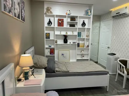 Bán gấp căn hộ chung cư kingston.80m2,2pn,giá 6.5 tỷ 36m2,1pn.giá2.2 tỷ. 0933 033 *** thái view đẹp