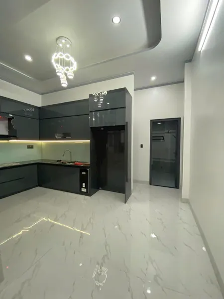 Bán Nhà Mặt Tiền Đường Thông Nhà Diện tích Lớn Thoáng Mát
