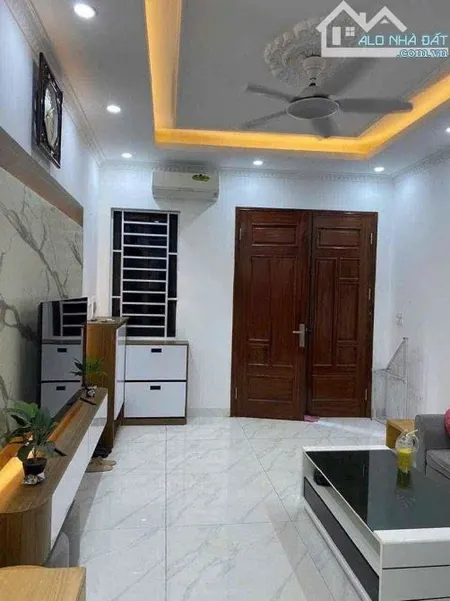 Cho thuê nhà ngõ 530 THUỴ KHUÊ, Lạc Long Quân. 16 triệu/tháng. Phù hợp ở hộ gia đình, Vp