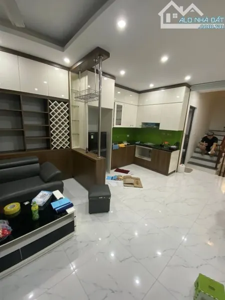 Cho thuê nhà PHẠM VĂN ĐỒNG, Trần Cung. 15 triệu/tháng. Phù hợp ở hộ gia đình, Văn phòng.
