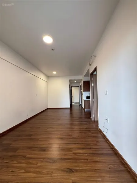 Bán căn hộ sân vườn tầng 3 akari 2pn, 2wc và 36m2 vườn, giá 4,9 tỷ.