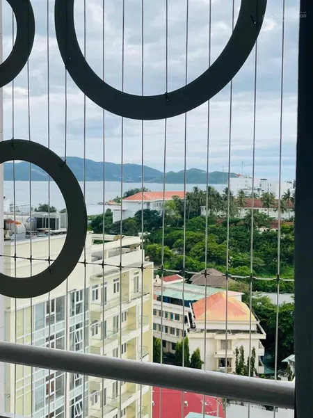 Bán căn hộ view biển hướng đông nam giá chỉ 2.4 tỷ