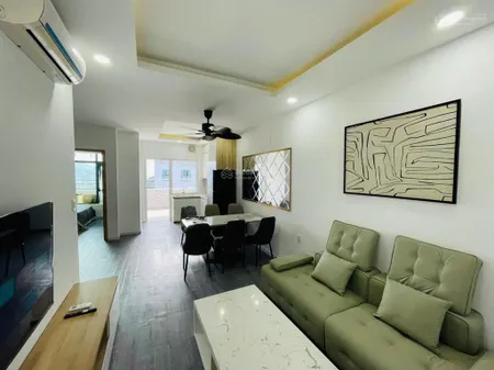 Bán căn penthouse có ban công view thành phố và biển tuyệt đẹp, tầng 40 thoáng mát, giá chỉ 2,85 tỷ