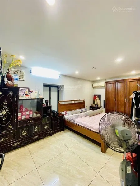 Bán tập thể nhân hòa giáp cầu giấy 90m2 3pn 2wc tầng 2. giá 4.5 tỷ