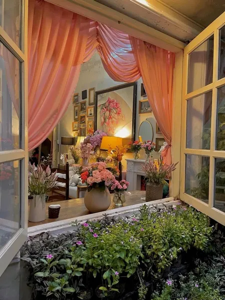 Bán nhà Nguyễn Công Trứ - Cafe Chill - 90m2 - MT 12m - 1 nhà ra Phố