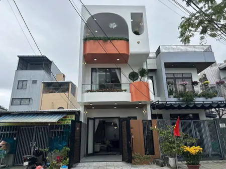 Nhà Mới 1 Trệt 2 Lầu 5x25 Giá Cực Tốt Ngay Trung Tâm Tp.TDM - Bình Dương