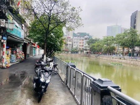 Bán mảnh đất cầu giấy dt 110m2 mt 5m. giá 37 tỷ ô tô view hồ gần phố