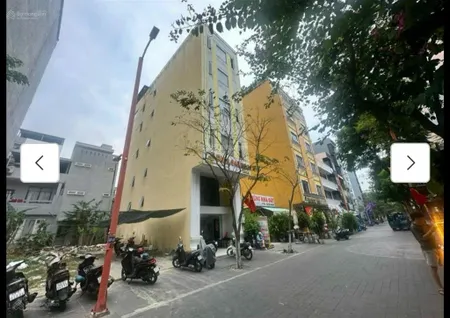 Bán gấp mặt tiền nguyễn cơ thạch, sát trần quốc hoàn, sát biển, giá sập 8.2 tỷ.