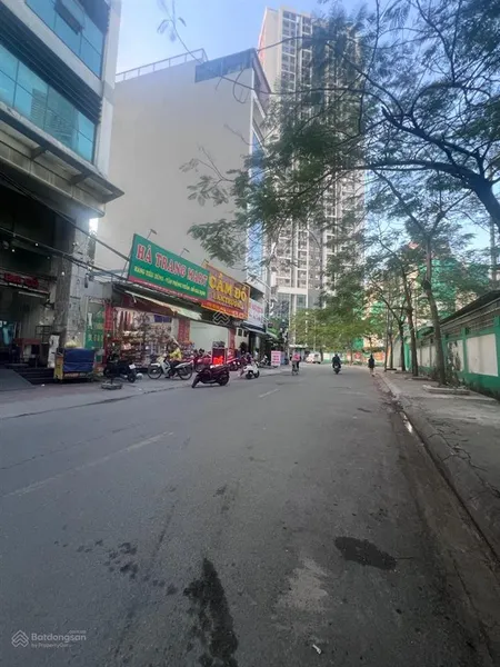 Đất hiếm mễ trì, 115m, mt 9m, chia lô xây ccmn đẹp, bãi gửi ô tô cách 70m, ngõ nông, gần marriot