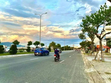 Bán lô góc 3mt nguyễn tất thành ngang 12m vị trí đẹp