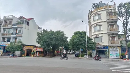 Bán đất lô góc 2 mặt tiền khu gs, tặng nhà 3 tầng, dòng tiền 30tr/tháng, cạnh bigc go, chỉ 15tỷ