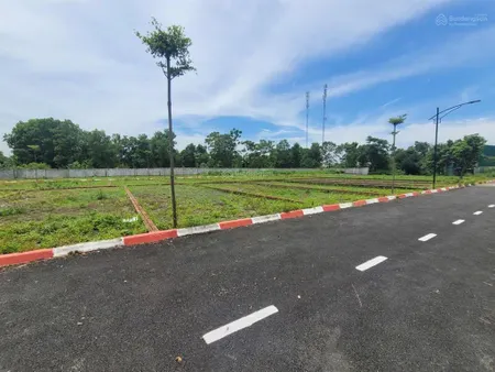 Bán gấp lô góc 147m2, mt 8m, gần đại học fpt, đhqg, gần tuyến metro 5. giá chỉ hơn 3 tỷ.0986 341 ***.