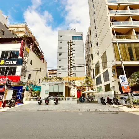 Mặt tiền đường đỗ bá cách biển mỹ khê chỉ 200m, diện tích 300m2, giá 145 tỷ
