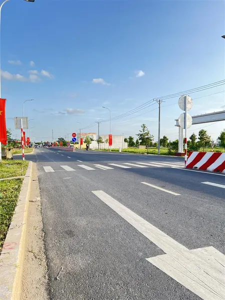 Cần bán gấp lô đất 100m2 mt 818