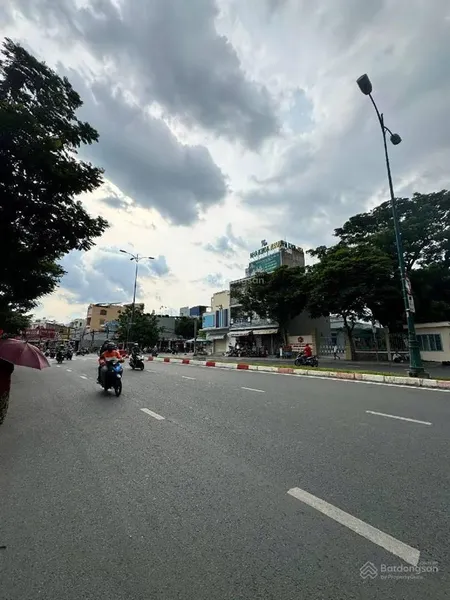Đất mặt tiền lê văn việt, ngang 5m. giá 15.5 tỷ
