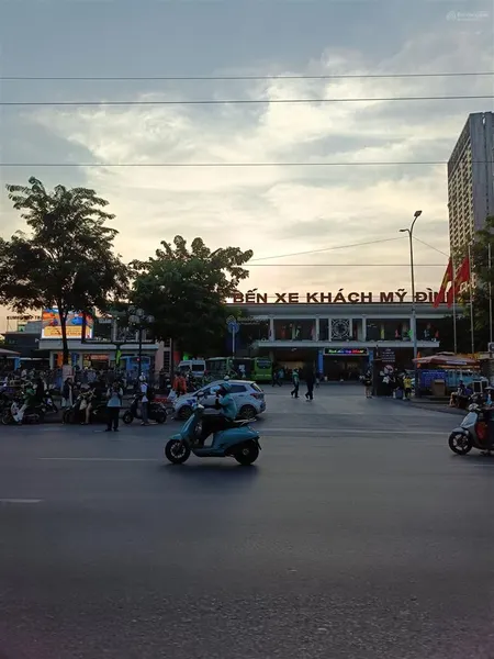 Đẹp rẻ nhất đình thôn ô đất42m2 mặt tiền 4m vuông đẹp ô tô đỗ cửa 3m ra 2 ô tô tránh 9tỉ.x
