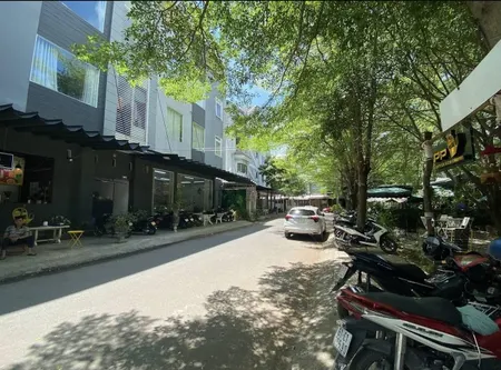 Cho thuê Văn Phòng tầng trệt Toà nhà rộng 12m View Sông