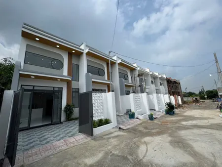 BÁN GẤP NHÀ ĐẸP SỔ HỒNG RIÊNG, FULL NỘI THẤT GẦN CÂY XĂNG THẠNH PHÚ