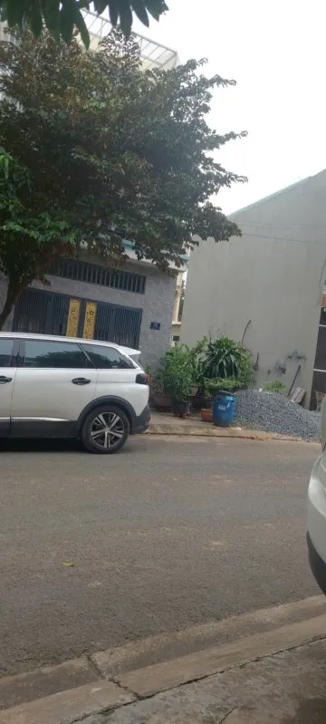 BÁN NHÀ + 3 PHÒNG TRỌ – HẺM Ô TÔ VÕ THỊ SÁU, NGAY BÊN HÔNG SIÊU THỊ GO! DĨ AN