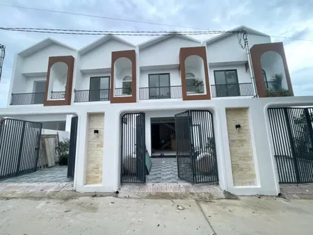 ✨ CHỈ CẦN 550tr NHẬN NHÀ Ở NGAY ✨
🏡 NHÀ 1 TRỆT 1 LẦU – GẦN CHỢ THẠNH PHÚ